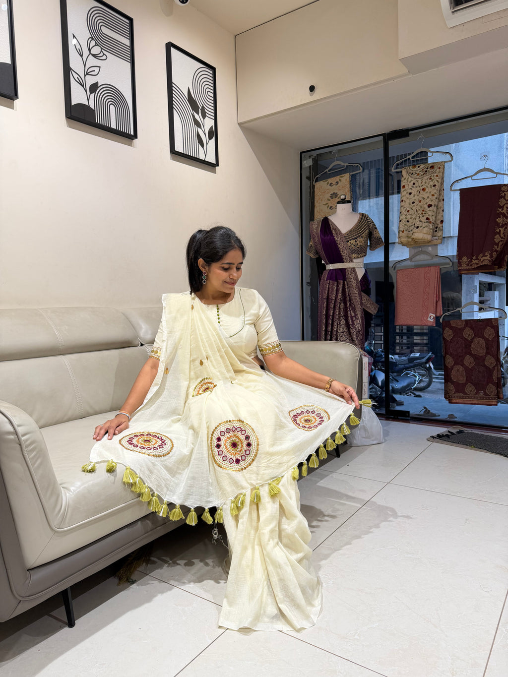 Ivory khadi cotton saree with real mirror handwork - view 9