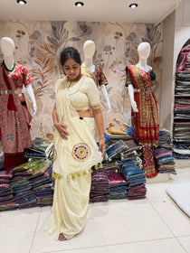 Ivory khadi cotton saree with real mirror handwork - view 10
