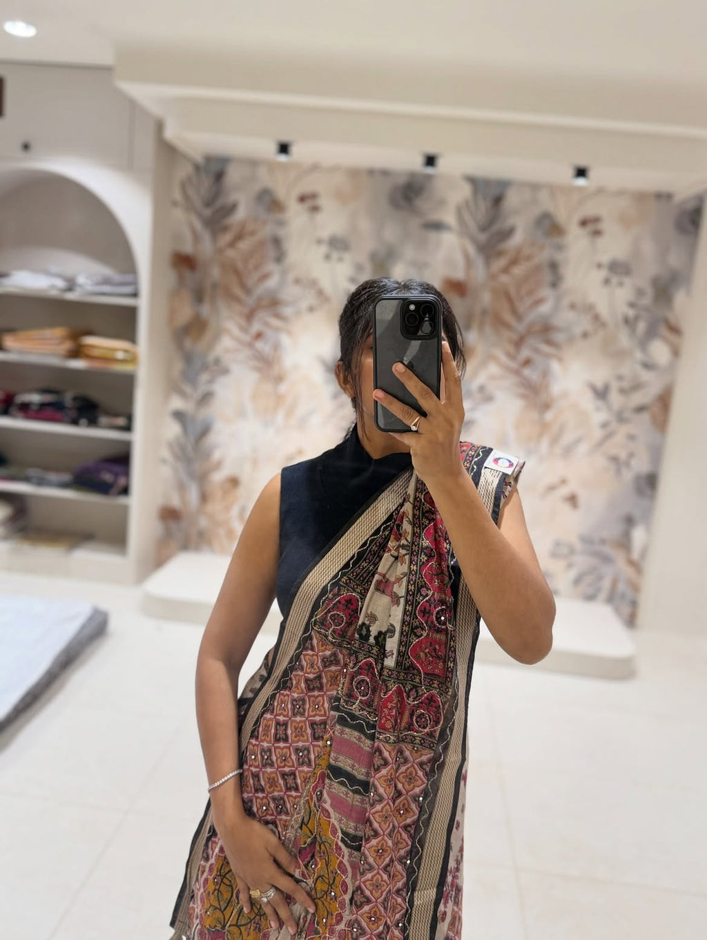 Mal Cotton saree with Aari Work - view 10
