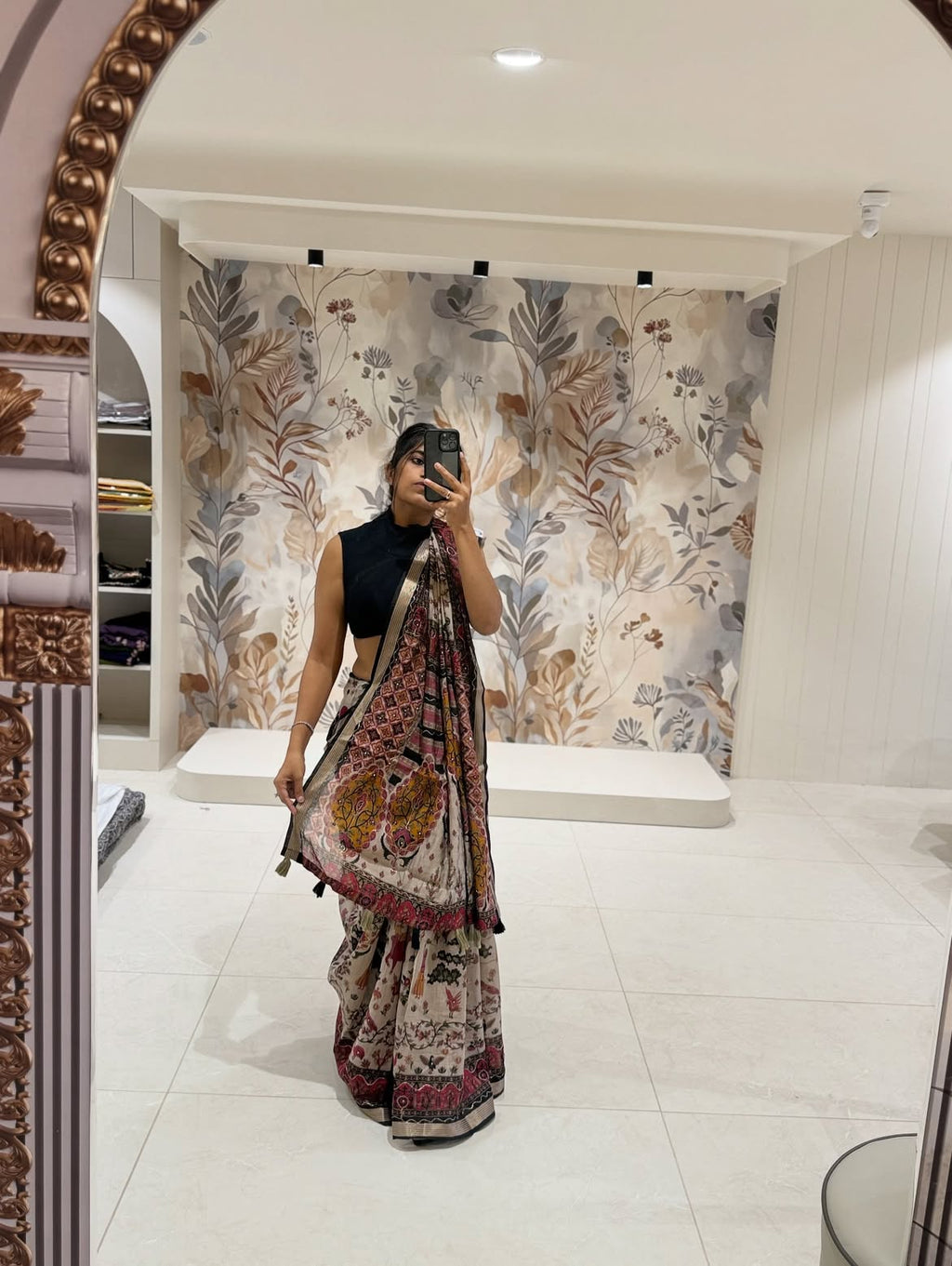 Mal Cotton saree with Aari Work - view 3