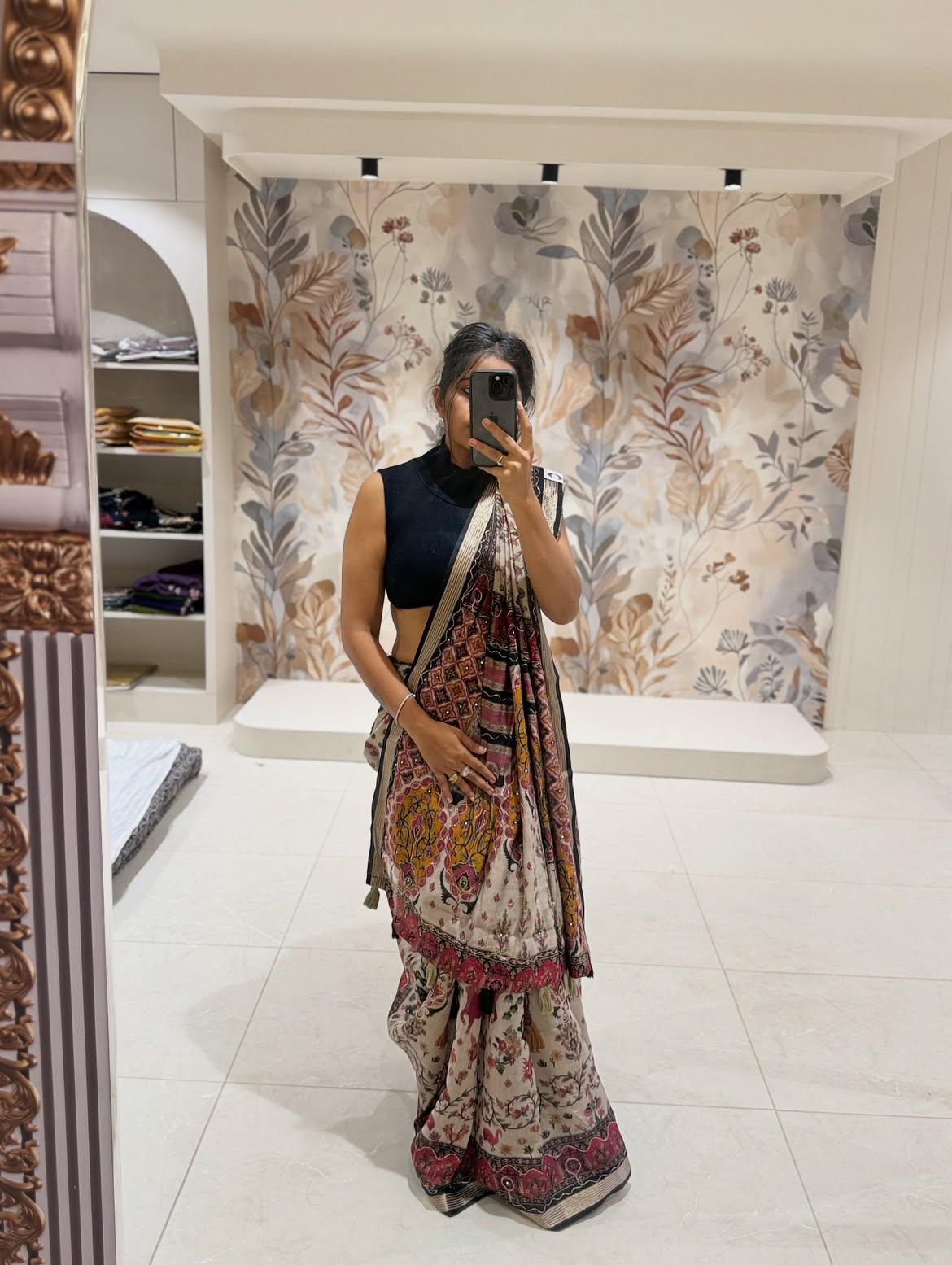 Mal Cotton saree with Aari Work - view 4