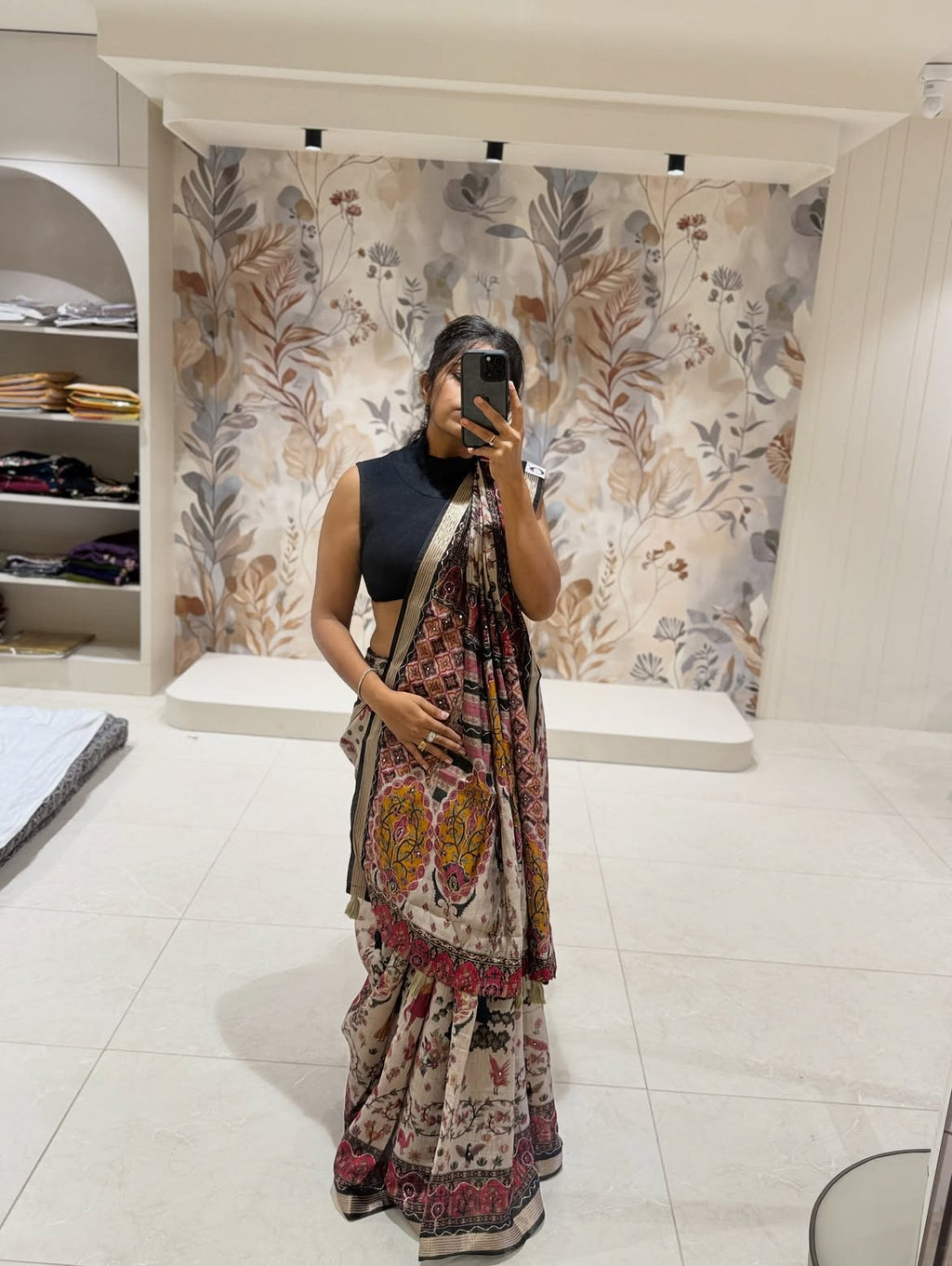 Mal Cotton saree with Aari Work - view 7