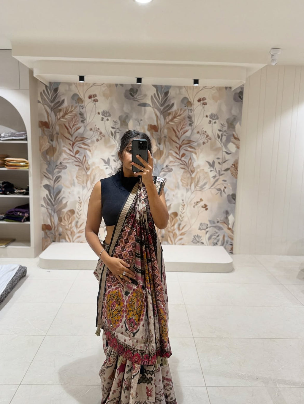 Mal Cotton saree with Aari Work - view 8