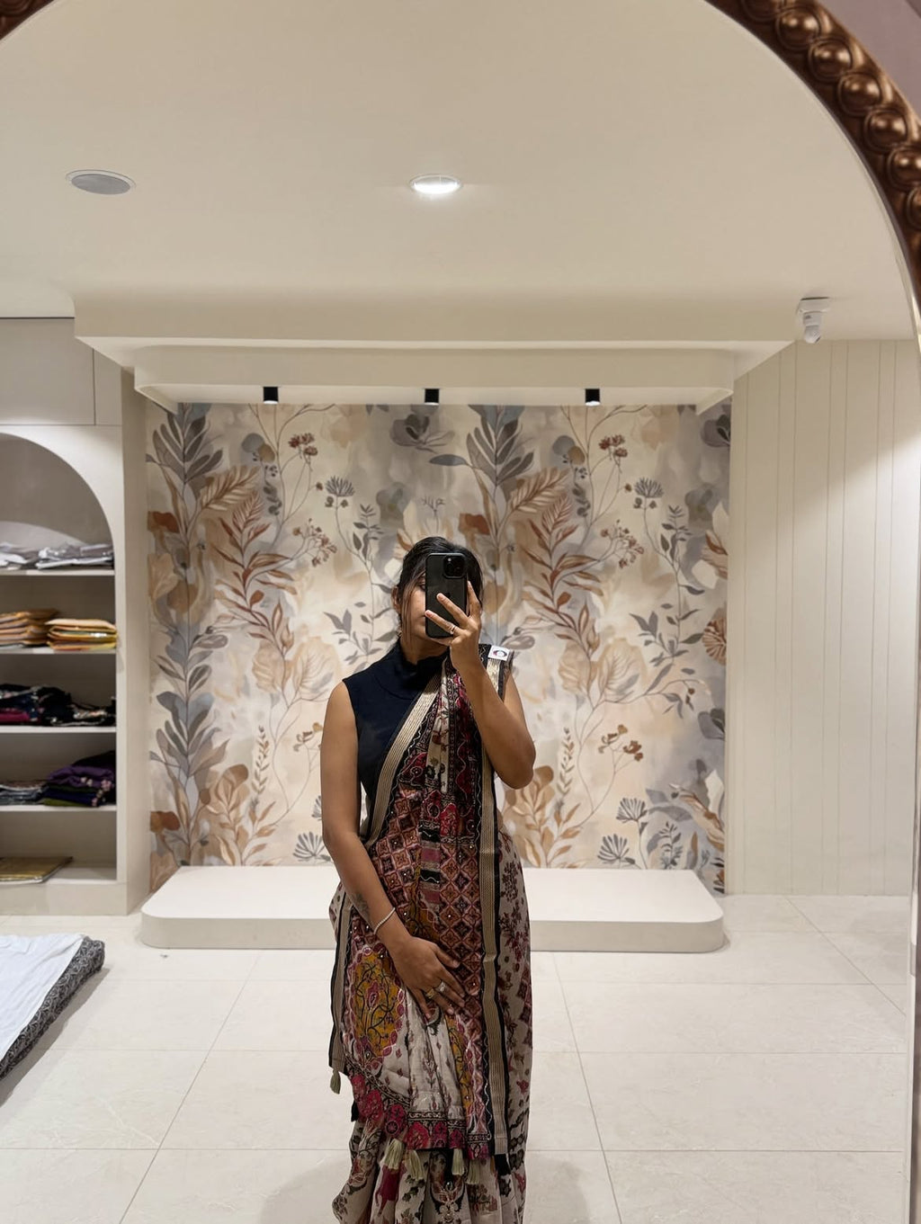 Mal Cotton saree with Aari Work - view 9