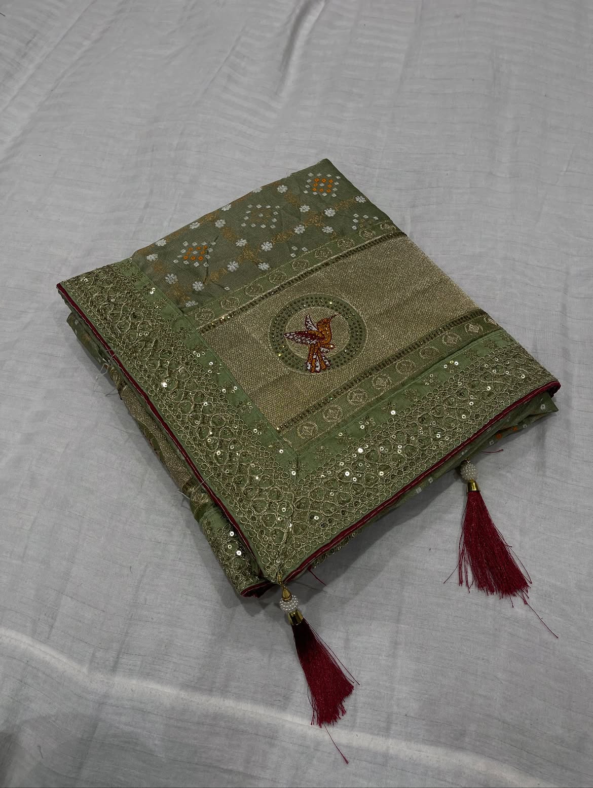 Soft Bandhani Silk Saree with Blouse Secondary image